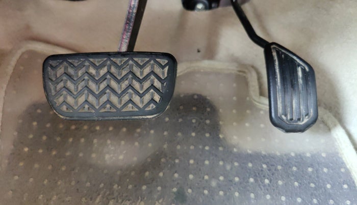 2018 Toyota YARIS VX CVT, Petrol, Automatic, 31,620 km, Pedals