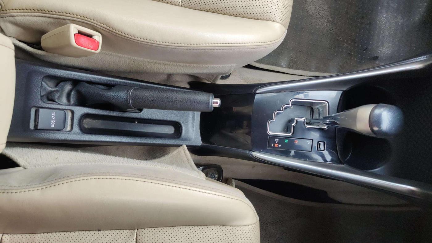 2018 Toyota YARIS VX CVT, Petrol, Automatic, 31,620 km, Gear Lever