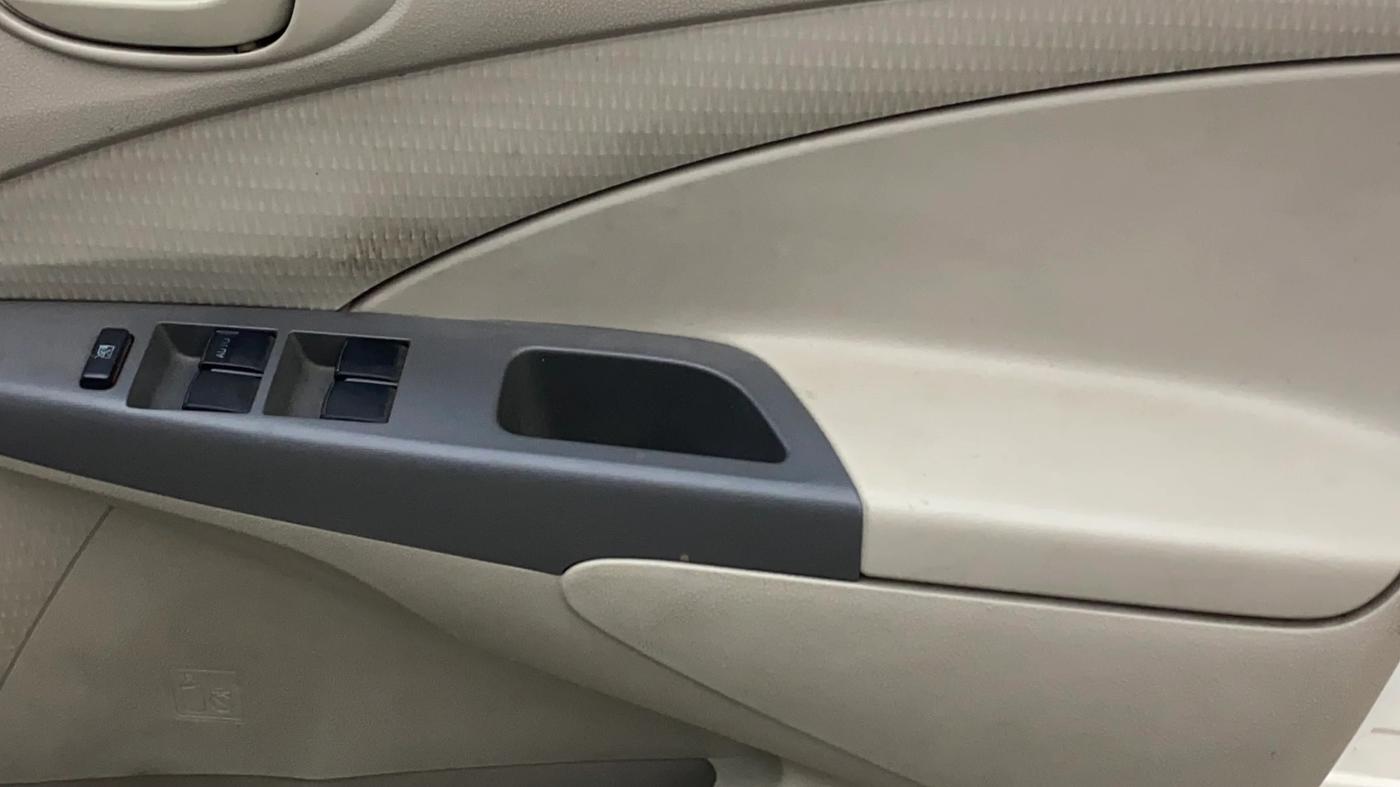 2015 Toyota Etios GD, Diesel, Manual, 86,217 km, Driver Side Door Panels Control