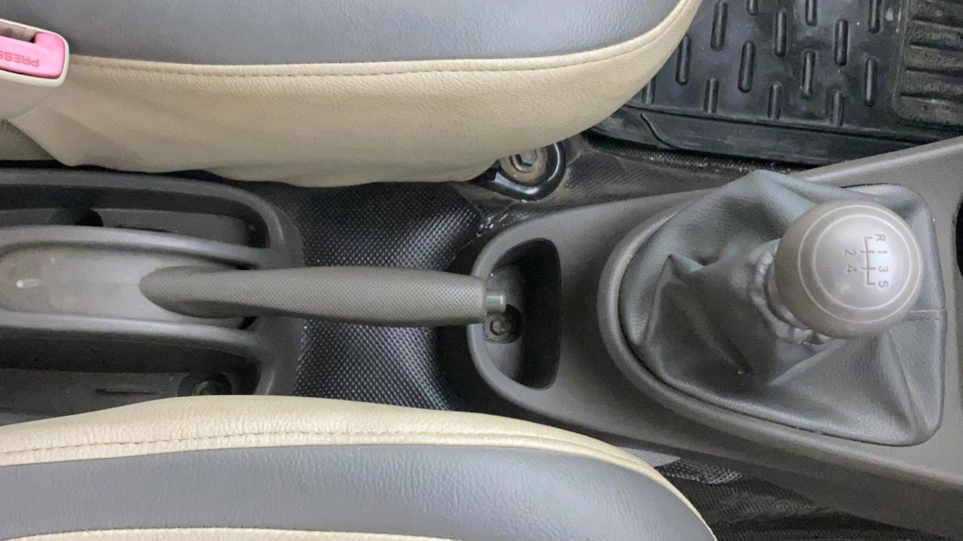 2015 Toyota Etios GD, Diesel, Manual, 86,217 km, Gear Lever
