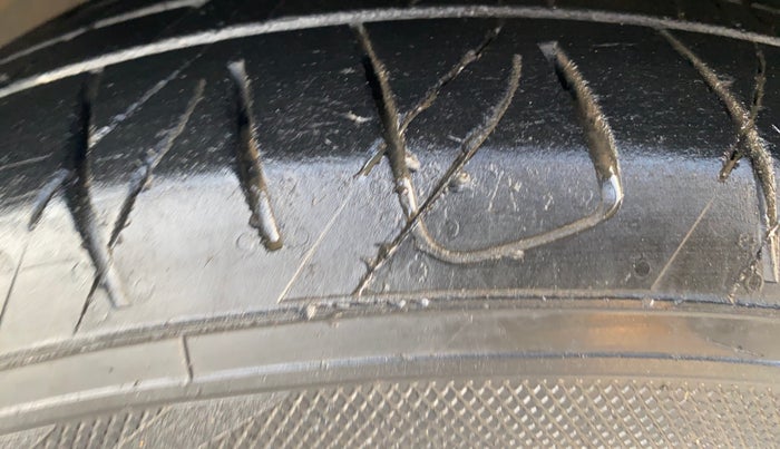 2018 Ford Ecosport TITANIUM 1.5L DIESEL, Diesel, Manual, 1,16,297 km, Left Front Tyre Tread