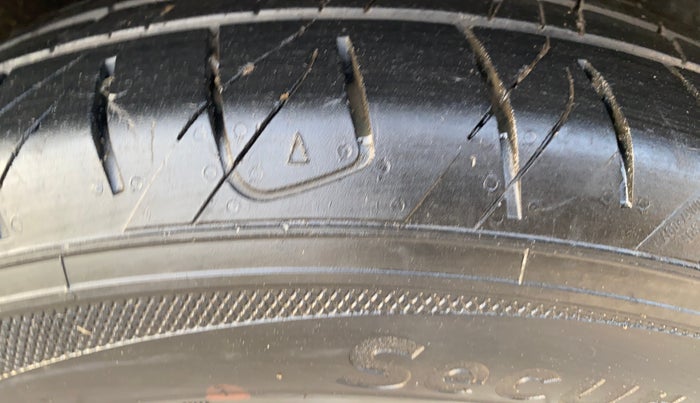 2018 Ford Ecosport TITANIUM 1.5L DIESEL, Diesel, Manual, 1,16,297 km, Left Rear Tyre Tread