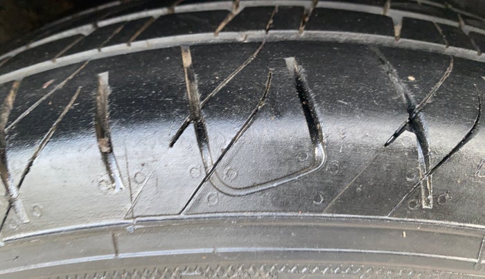 2018 Ford Ecosport TITANIUM 1.5L DIESEL, Diesel, Manual, 1,16,297 km, Right Rear Tyre Tread