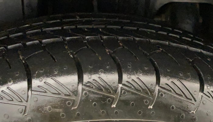 2024 Mahindra XUV 3XO MX3 Pro 1.5 Turbo Diesel, Diesel, Manual, 36,204 km, Right Rear Tyre Tread