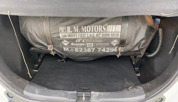 2017 Honda WR-V 1.2L I-VTEC S MT, CNG, Manual, 1,22,789 km, Boot Inside