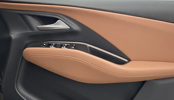 2023 MG HECTOR PLUS SAVVY PRO 1.5 TURBO CVT 6 STR, Petrol, Automatic, 36,596 km, Driver Side Door Panels Control