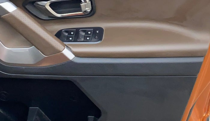 2019 Tata Harrier XZ 2.0L, Diesel, Manual, 69,490 km, Driver Side Door Panels Control