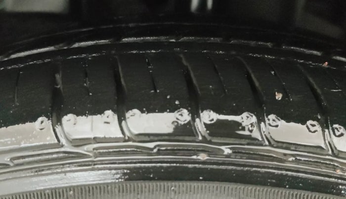 2020 Tata Tiago XZ PLUS PETROL, CNG, Manual, 60,510 km, Left Front Tyre Tread