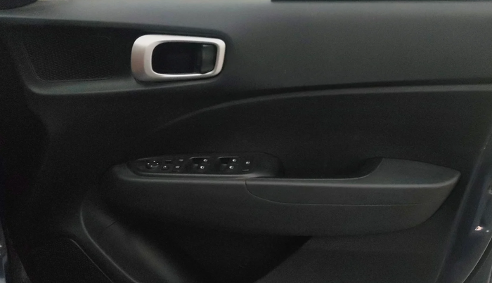 2021 Hyundai VENUE SX 1.0 TURBO IMT, Petrol, Manual, 21,119 km, Driver Side Door Panels Control