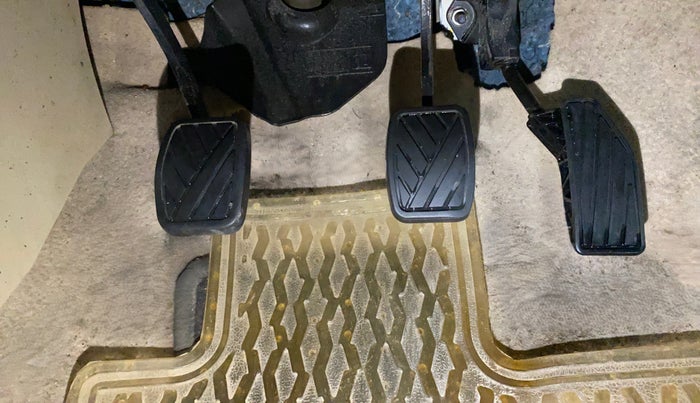 2020 Maruti Dzire VXI, Petrol, Manual, 90,588 km, Pedals