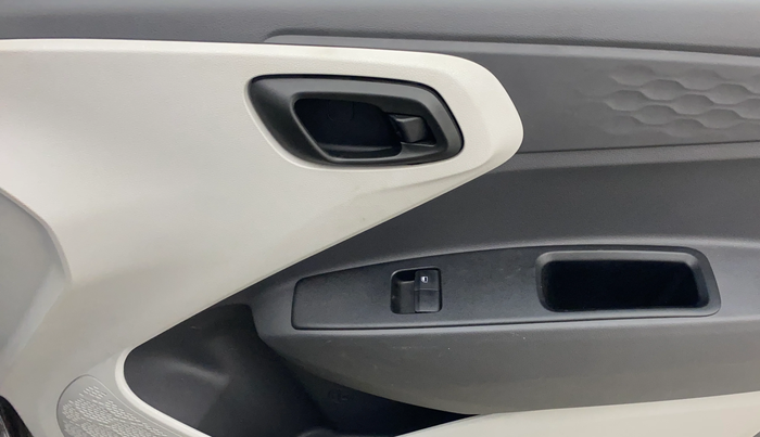 2023 Hyundai GRAND I10 NIOS ERA 1.2 KAPPA VTVT, Petrol, Manual, 6,653 km, Driver Side Door Panels Control