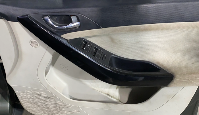 2022 Tata NEXON XZ PLUS PETROL, Petrol, Manual, 86,816 km, Driver Side Door Panels Control