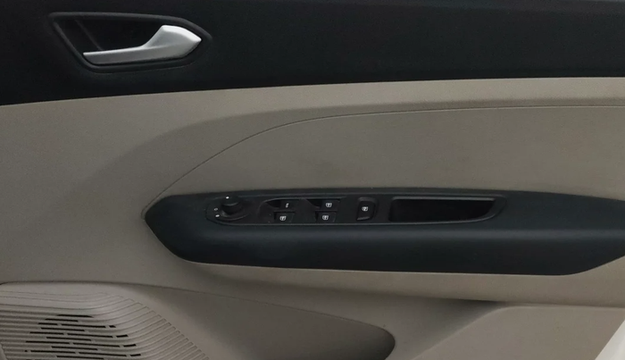 2023 Renault TRIBER RXZ, Petrol, Manual, 33,265 km, Driver Side Door Panels Control