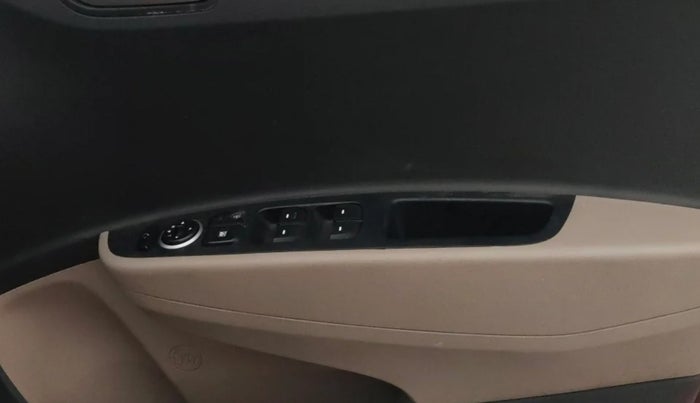 2016 Hyundai Grand i10 SPORTZ 1.2 KAPPA VTVT, Petrol, Manual, 48,799 km, Driver Side Door Panels Control