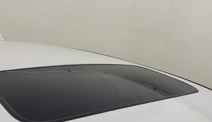 2015 Honda CRV 2.0L I-VTEC 2WD AT, Petrol, Automatic, 1,07,978 km, Moonroof/ Sunroof