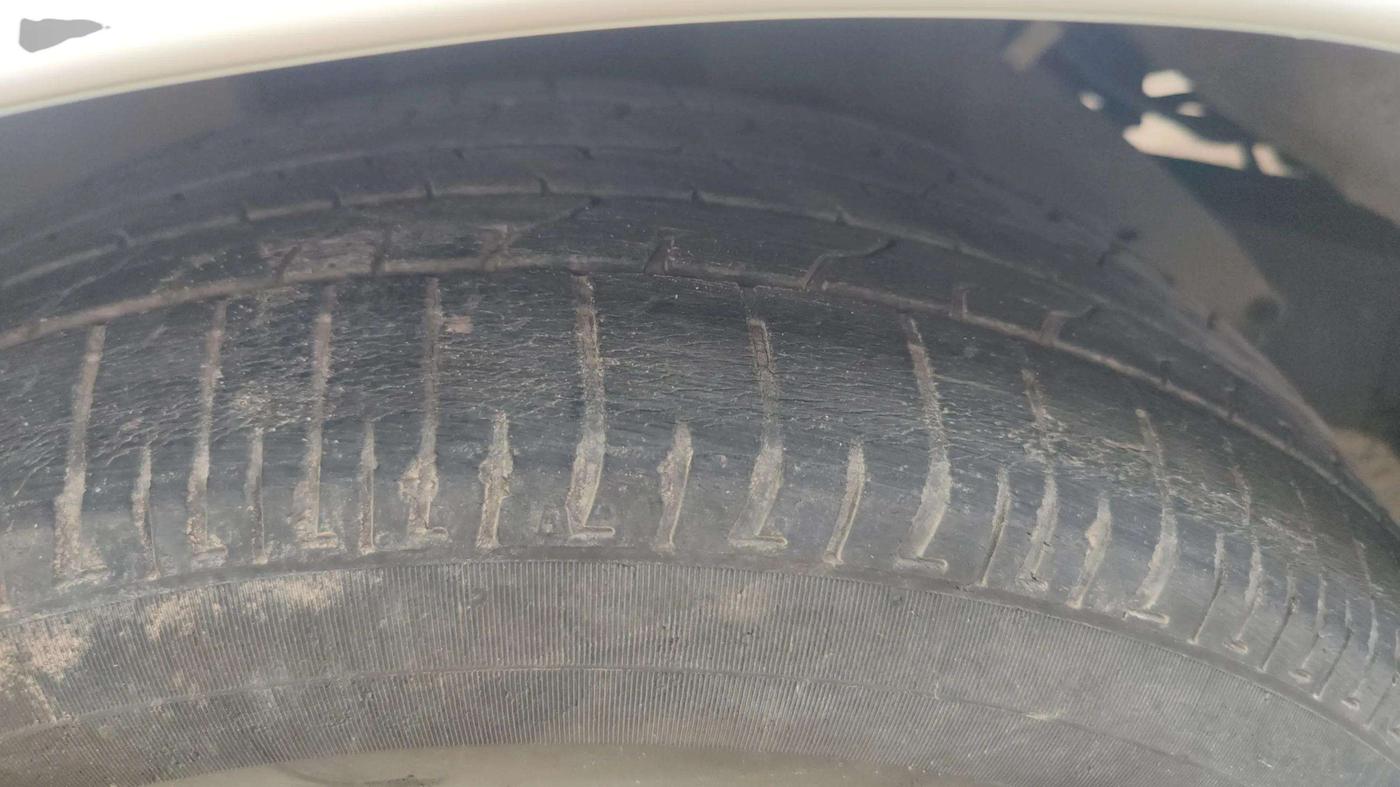 2013 Toyota Innova 2.5 GX 7 STR, Diesel, Manual, 85,416 km, Right Rear Tyre Tread