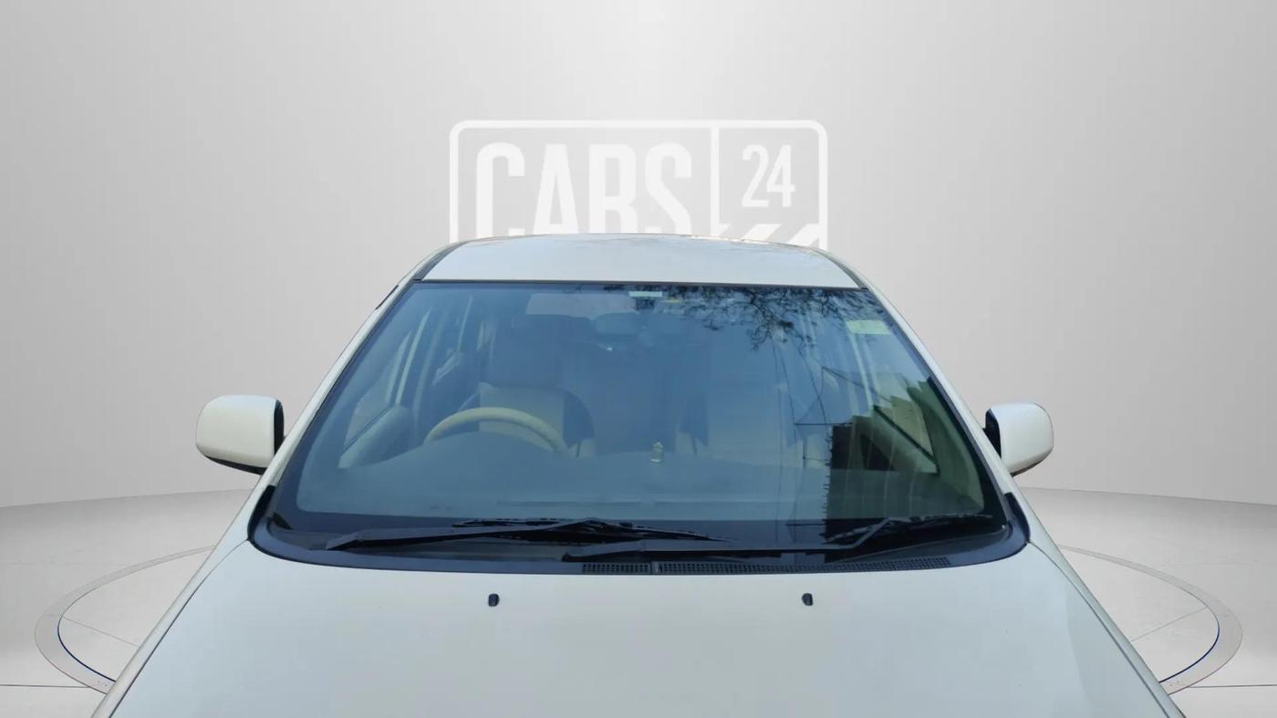 2013 Toyota Innova 2.5 GX 7 STR, Diesel, Manual, 85,416 km, Front Windshield