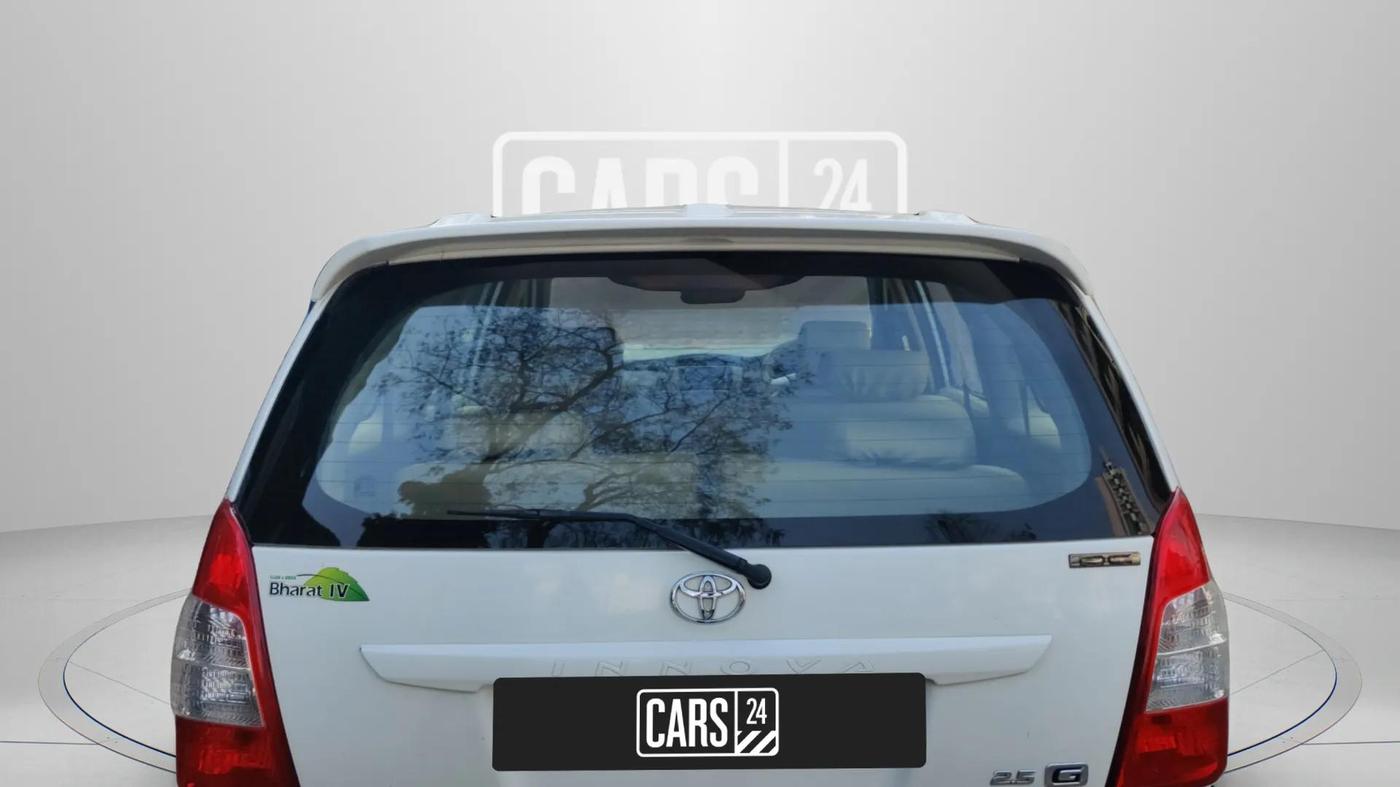 2013 Toyota Innova 2.5 GX 7 STR, Diesel, Manual, 85,416 km, Rear Windshield