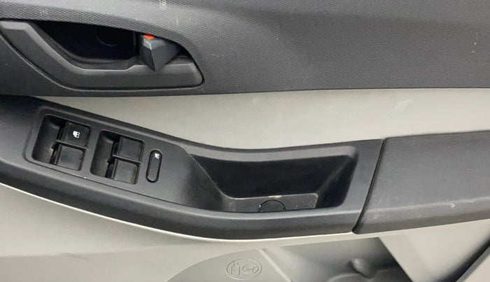 2024 Tata Tiago XT RHYTHM PETROL, Petrol, Manual, 41,577 km, Driver Side Door Panels Control