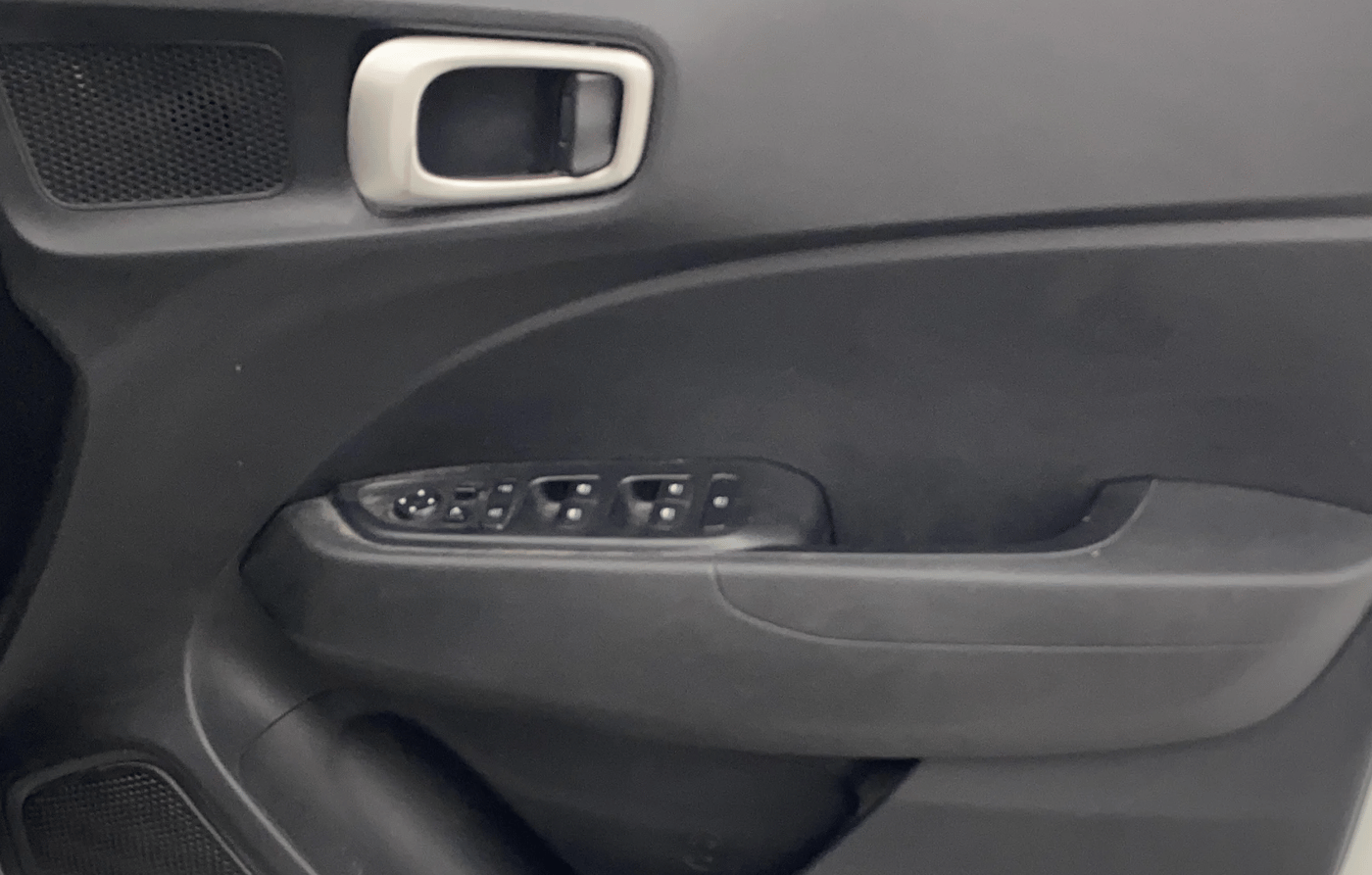 2019 Hyundai VENUE SX PLUS 1.0 TURBO DCT, Petrol, Automatic, 93,284 km, Driver Side Door Panels Control