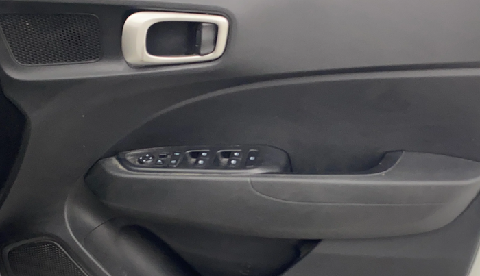 2019 Hyundai VENUE SX PLUS 1.0 TURBO DCT, Petrol, Automatic, 93,059 km, Driver Side Door Panels Control