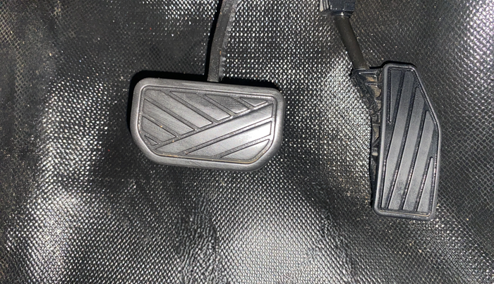 2019 Maruti Swift VXI AMT, Petrol, Automatic, 64,439 km, Pedals