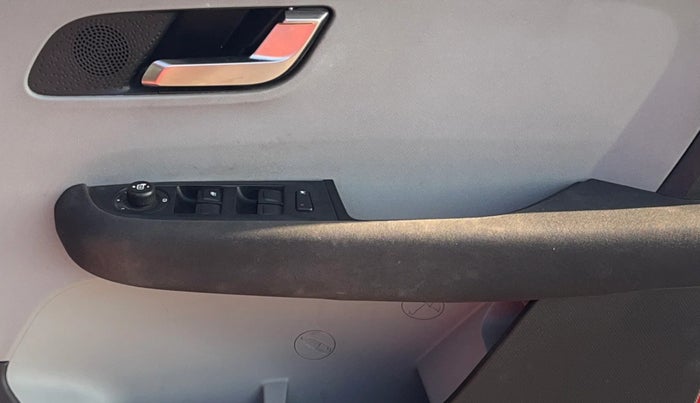 2021 Tata ALTROZ XZ PETROL, Petrol, Manual, 50,067 km, Driver Side Door Panels Control