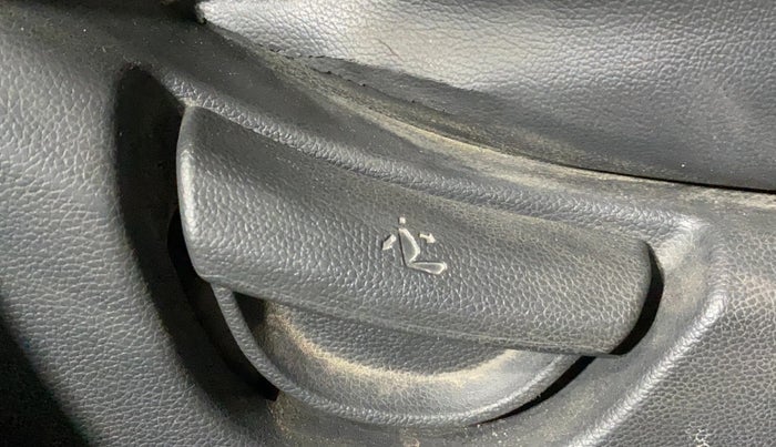 2018 Hyundai Grand i10 MAGNA 1.2 KAPPA VTVT, Petrol, Manual, 67,924 km, Driver Side Adjustment Panel