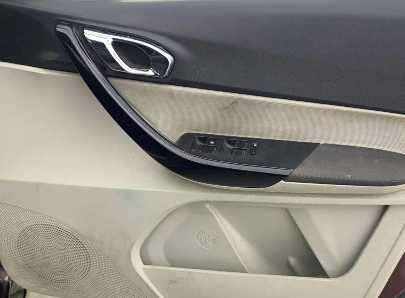 2022 Tata TIGOR XZ PLUS CNG, CNG, Manual, 1,28,878 km, Driver Side Door Panels Control