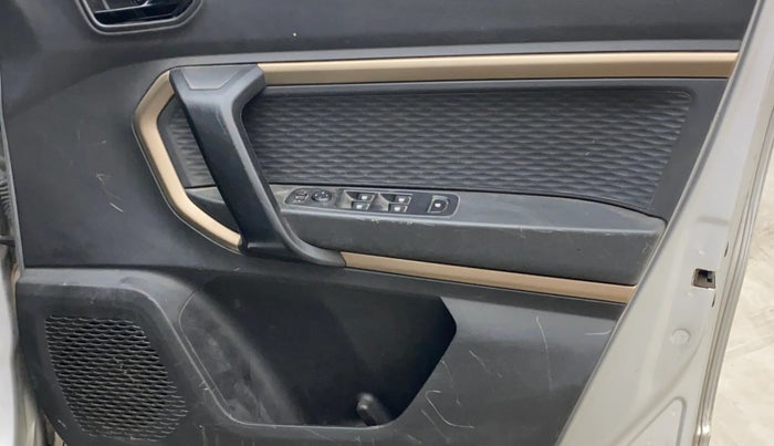 2021 Renault Kiger RXT MT DUAL TONE, Petrol, Manual, 79,672 km, Driver Side Door Panels Control