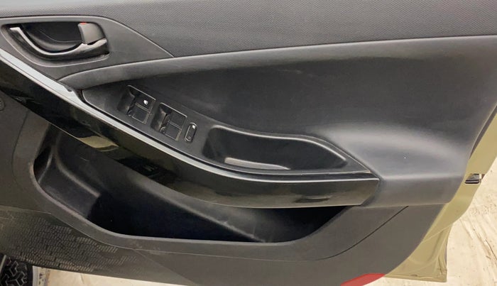 2022 Tata NEXON XZ PLUS PETROL KAZIRANGA, Petrol, Manual, 51,223 km, Driver Side Door Panels Control