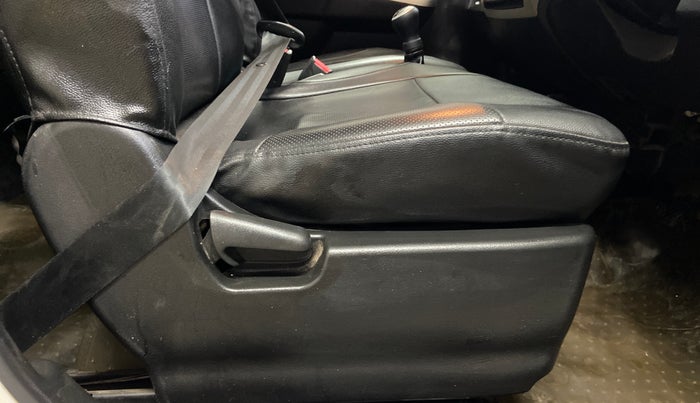 2016 Maruti Wagon R 1.0 LXI CNG, CNG, Manual, 67,609 km, Driver Side Adjustment Panel