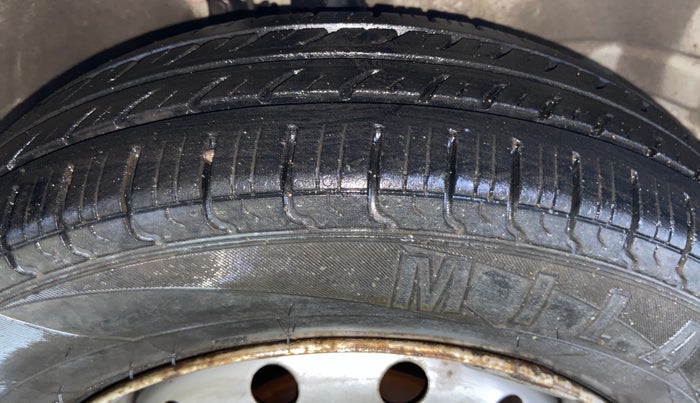 2016 Maruti Wagon R 1.0 LXI CNG, CNG, Manual, 67,609 km, Right Front Tyre Tread