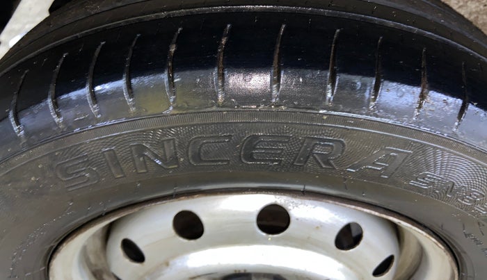 2016 Maruti Wagon R 1.0 LXI CNG, CNG, Manual, 67,609 km, Right Rear Tyre Tread