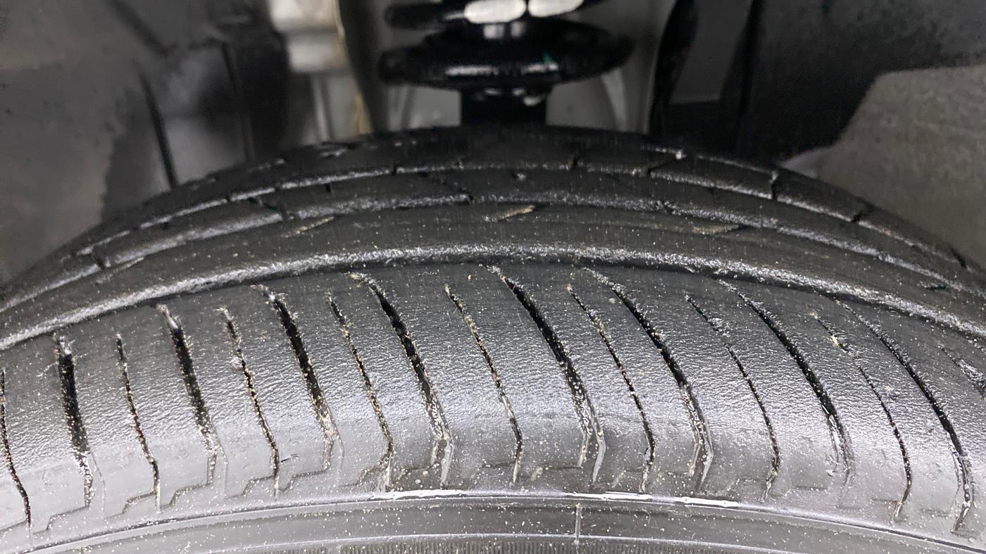 2021 Renault Kiger RXZ CVT 1.0 TURBO, Petrol, Automatic, 6,906 km, Left Front Tyre Tread