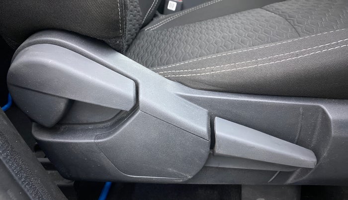 2021 Renault Kiger RXZ CVT 1.0 TURBO, Petrol, Automatic, 6,906 km, Driver Side Adjustment Panel