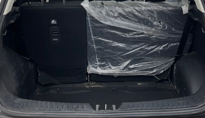 2024 Mahindra XUV 3XO MX2 Pro 1.2 L TCMPFI AT, Petrol, Automatic, 11,056 km, Boot Inside