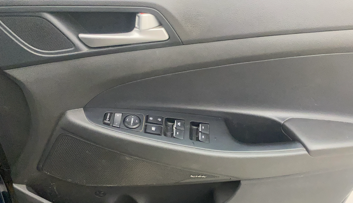 2021 Hyundai Tucson GLS 2WD AT PETROL, Petrol, Automatic, 46,554 km, Driver Side Door Panels Control