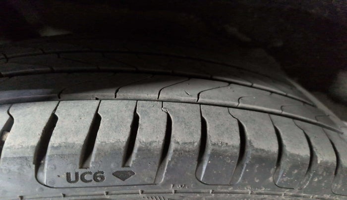 2021 MG ASTOR SAVVY 1.5 CVT S RED, Petrol, Automatic, 54,693 km, Left Front Tyre Tread