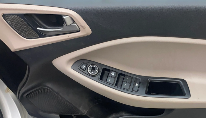 2018 Hyundai Elite i20 SPORTZ 1.4 CRDI, Diesel, Manual, 96,003 km, Driver Side Door Panels Control