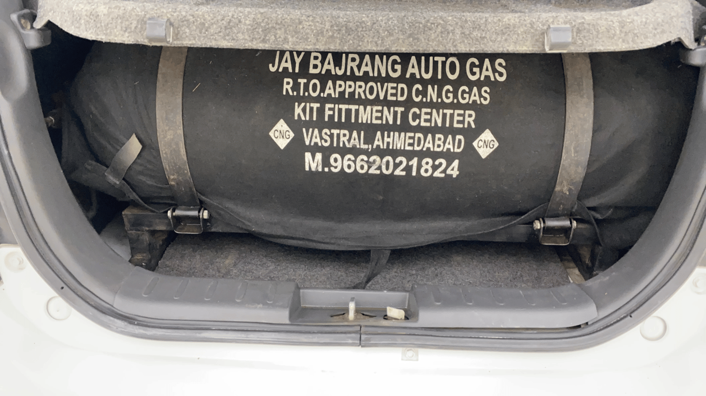 2016 Maruti Alto K10 VXI AMT, CNG, Automatic, 80,754 km, Boot Inside