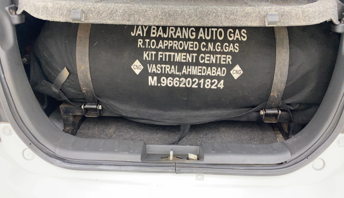 2016 Maruti Alto K10 VXI AMT, CNG, Automatic, 80,754 km, Boot Inside