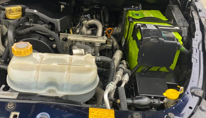 2017 Tata Hexa XTA 4X2 7 STR, Diesel, Automatic, 1,39,861 km, Engine View - Left