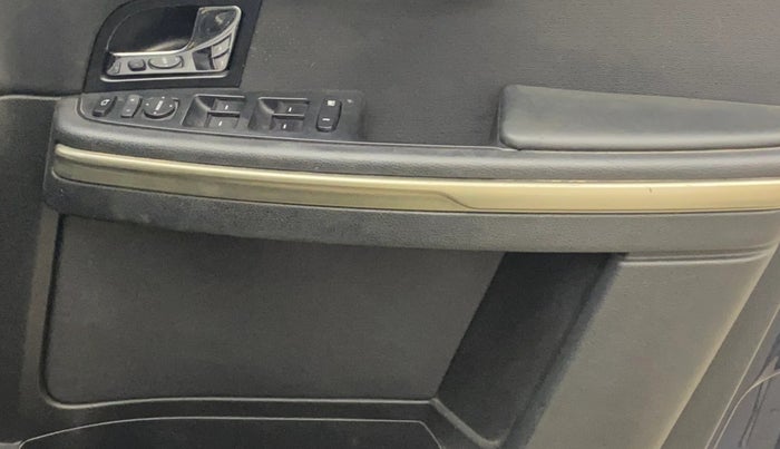 2017 Tata Hexa XTA 4X2 7 STR, Diesel, Automatic, 1,39,861 km, Driver Side Door Panels Control