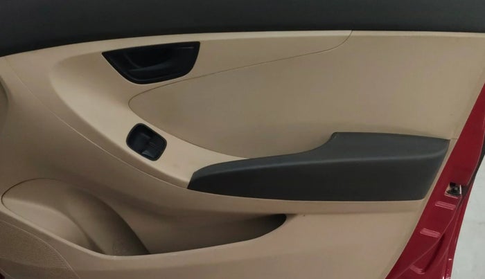 2017 Hyundai Eon MAGNA +, Petrol, Manual, 33,840 km, Driver Side Door Panels Control