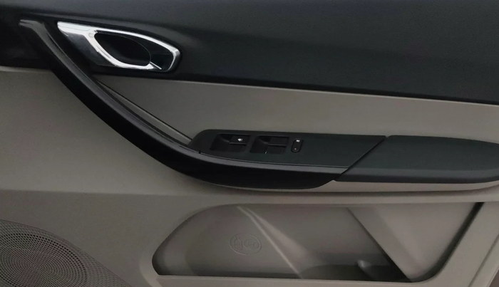 2018 Tata Tiago XZA PETROL, Petrol, Automatic, 60,673 km, Driver Side Door Panels Control