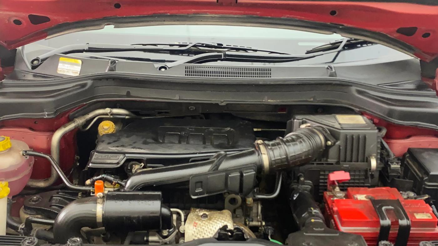 2019 Mahindra XUV300 W8(O) 1.2 PETROL DUAL TONE, Petrol, Manual, 32,193 km, Engine View