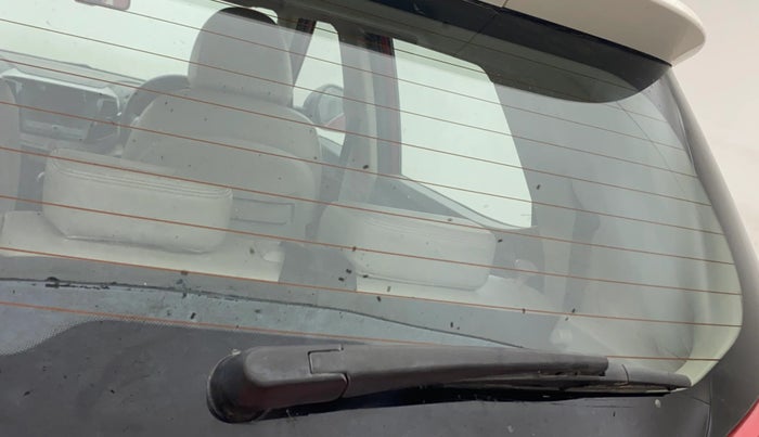 2019 Mahindra XUV300 W8(O) 1.2 PETROL DUAL TONE, Petrol, Manual, 32,193 km, Rear Wiper