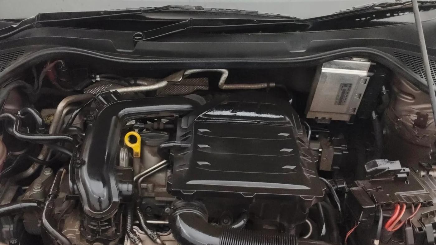 2020 Volkswagen Polo HIGHLINE PLUS 1.0L TSI, Petrol, Manual, 42,149 km, Engine View
