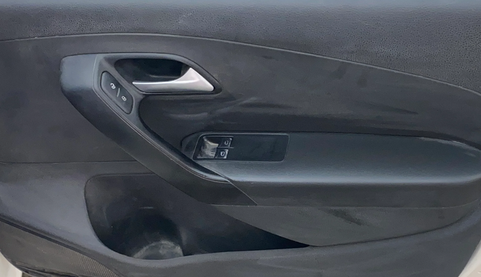 2018 Volkswagen Ameo TRENDLINE 1.5L, Diesel, Manual, 1,17,375 km, Driver Side Door Panels Control